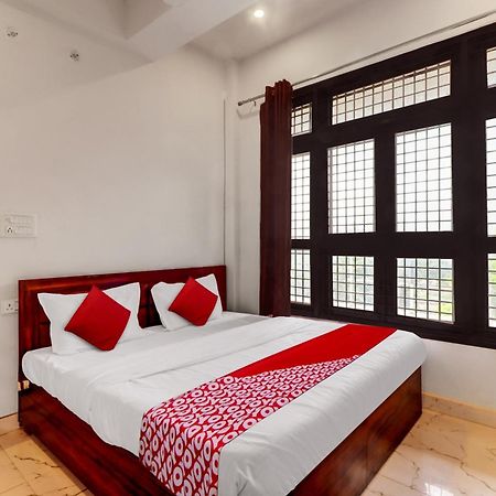 Hotel O Om Pushp Residency Матхура Экстерьер фото