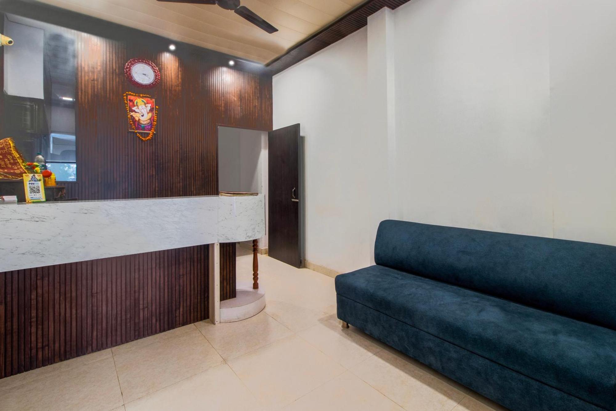 Hotel O Om Pushp Residency Матхура Экстерьер фото