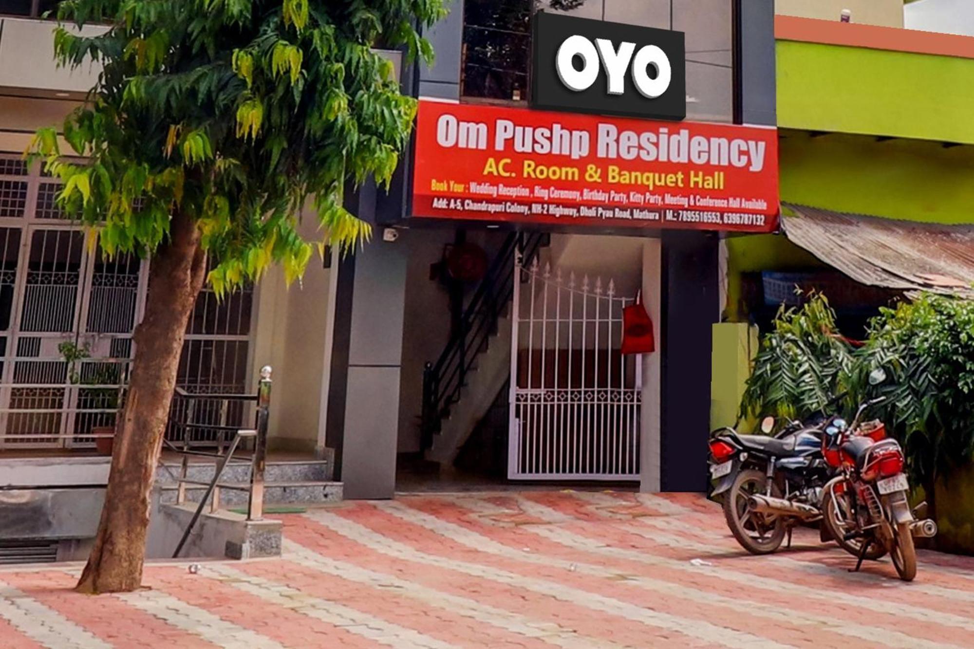 Hotel O Om Pushp Residency Матхура Экстерьер фото