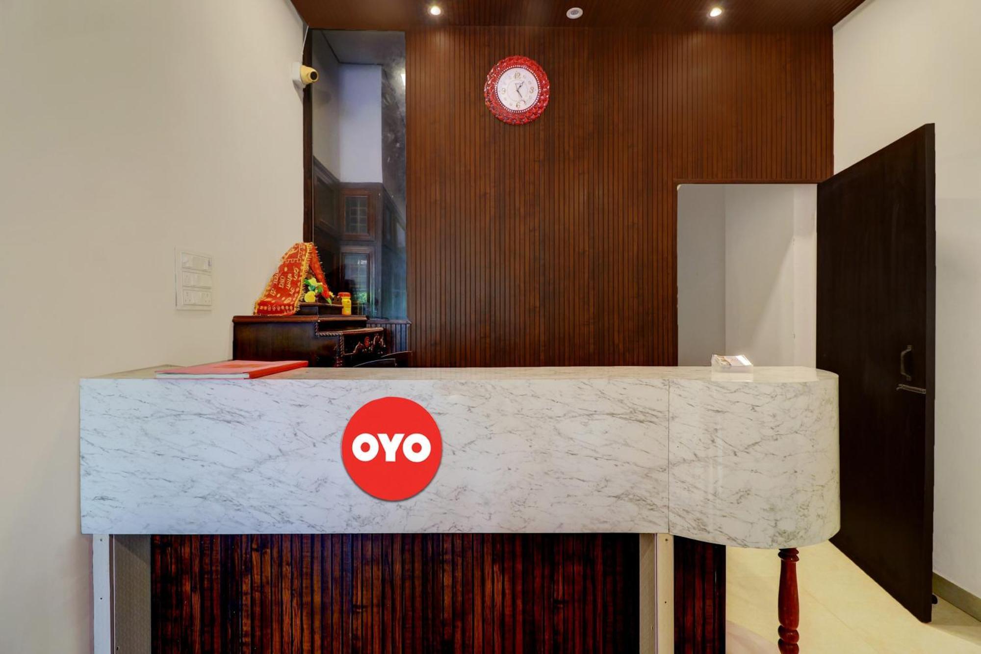 Hotel O Om Pushp Residency Матхура Экстерьер фото