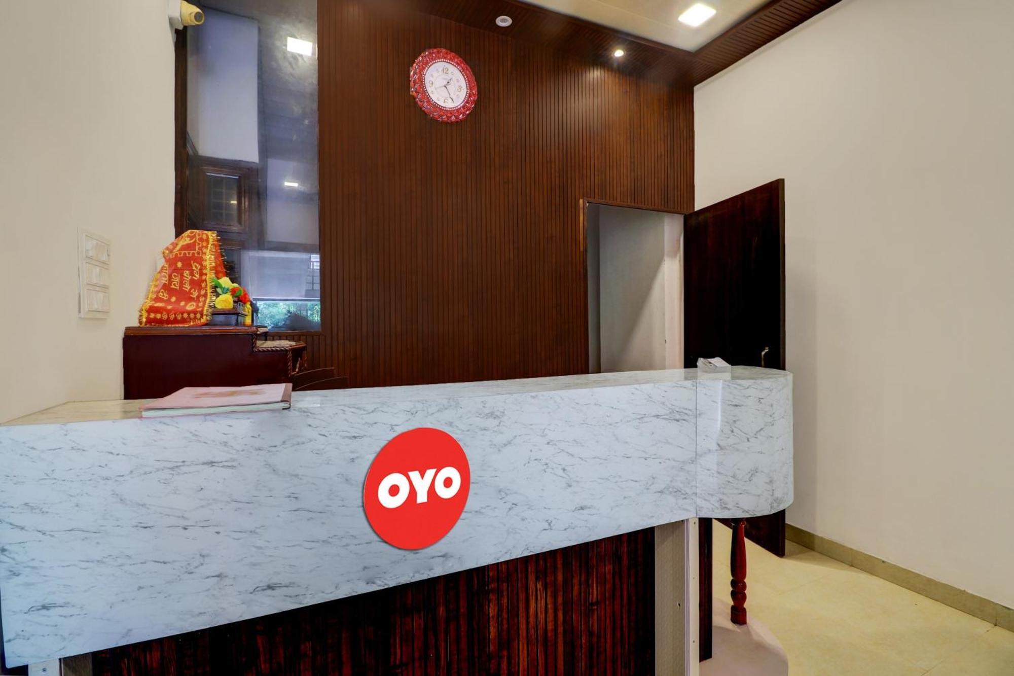 Hotel O Om Pushp Residency Матхура Экстерьер фото