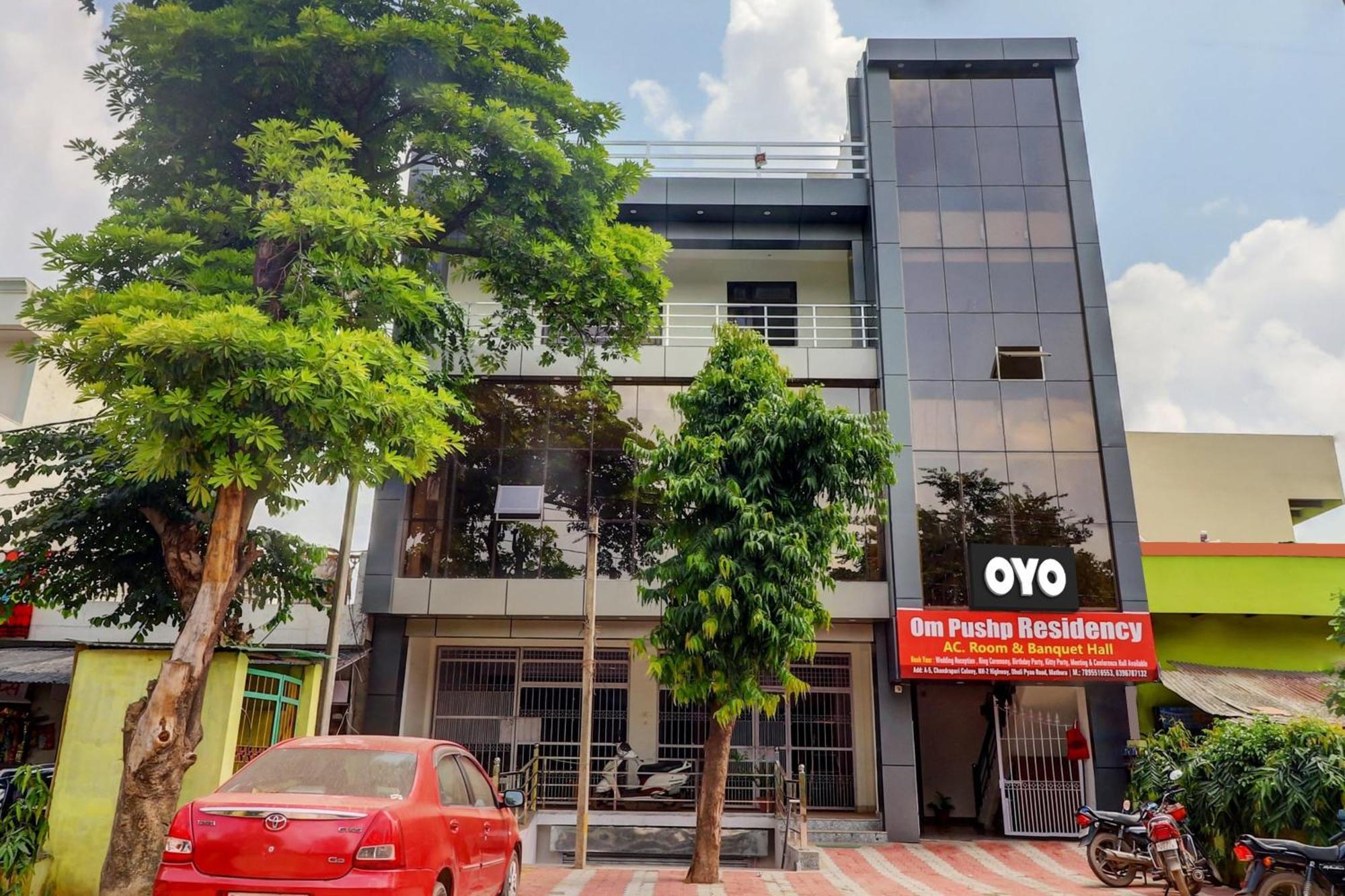 Hotel O Om Pushp Residency Матхура Экстерьер фото